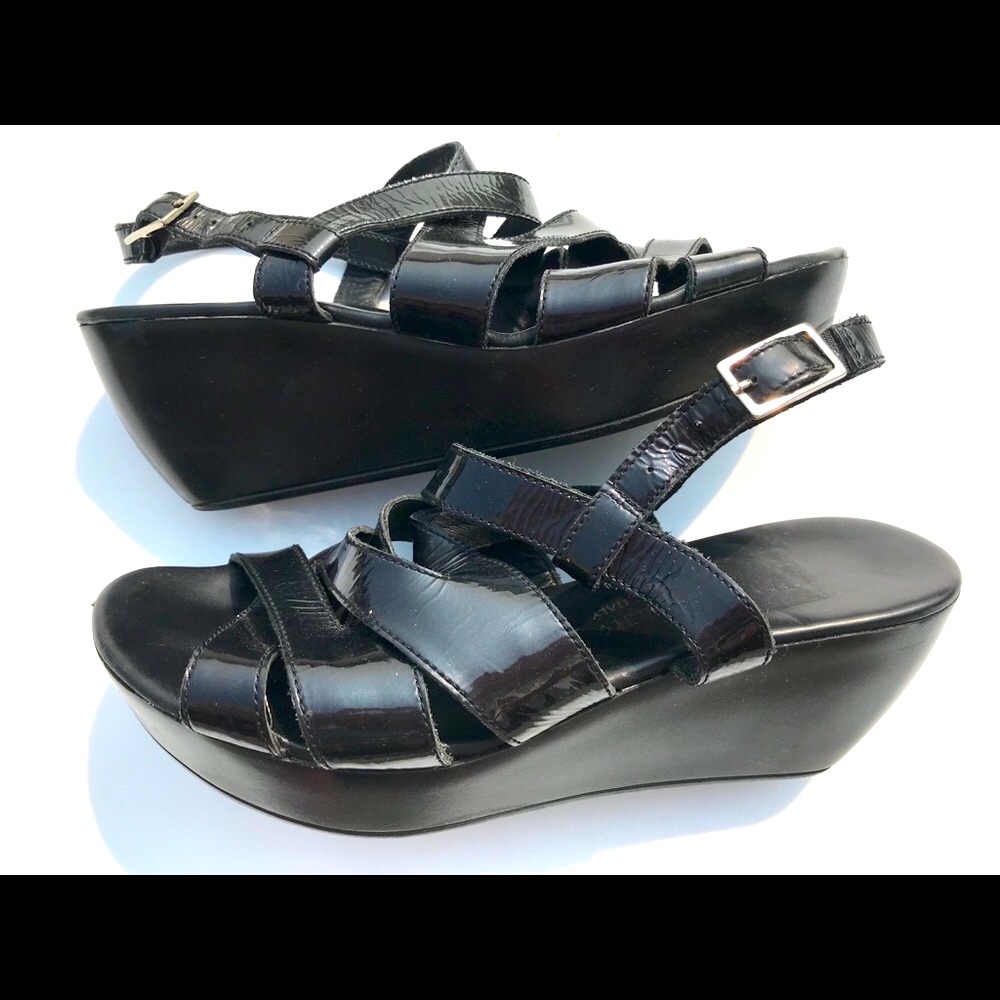 Donald Pliner Clea size 6 black leather platform wedge buckle sandals ITALY EUC